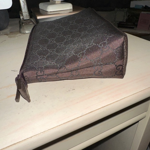 gucci new without tags canvas monogram cosmetic case - Picture 10 of 16